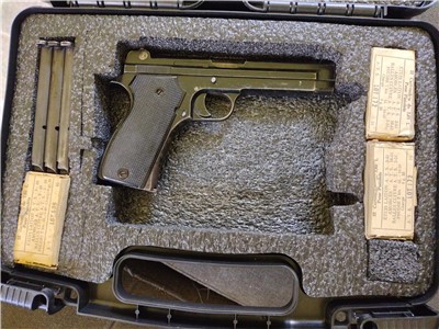 SACM 1935A 32 Semi Auto Pistol SIG P210 1911 w mags & ammo