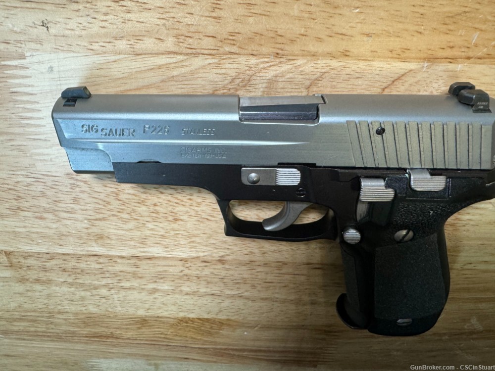 Sig Sauer P226 Stainless 9mm, with 1 Magazine Good Condition-img-8