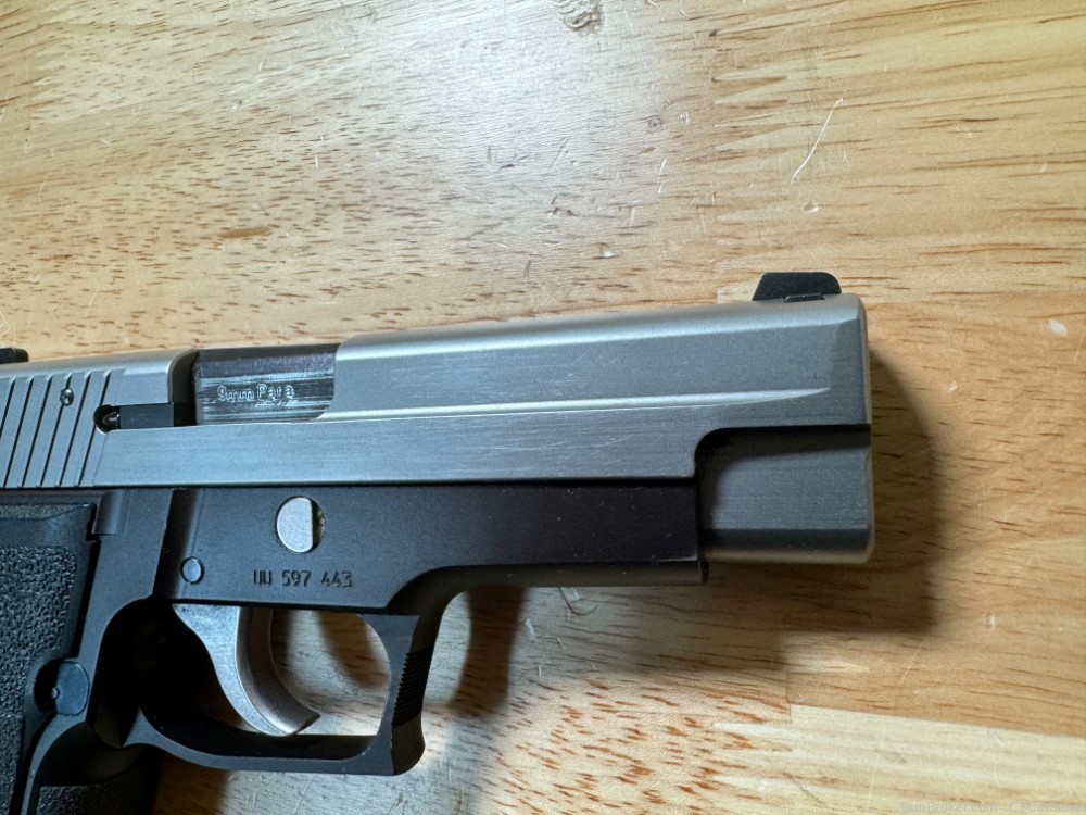 Sig Sauer P226 Stainless 9mm, with 1 Magazine Good Condition-img-4