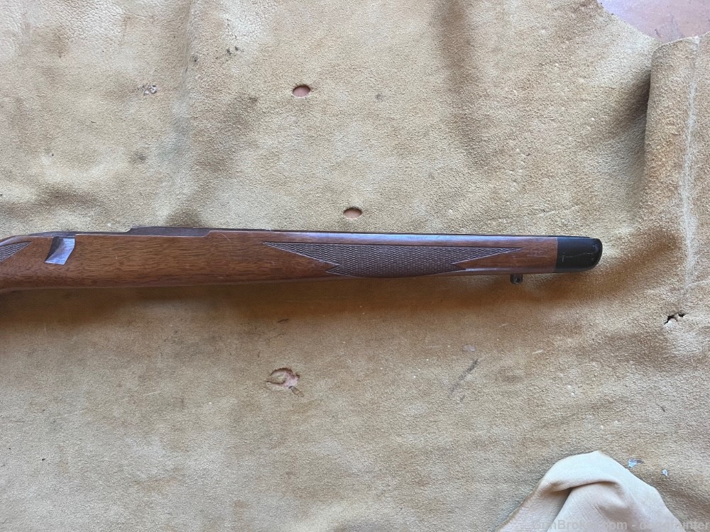 Ruger M77  Wood Stock Short Action -img-2