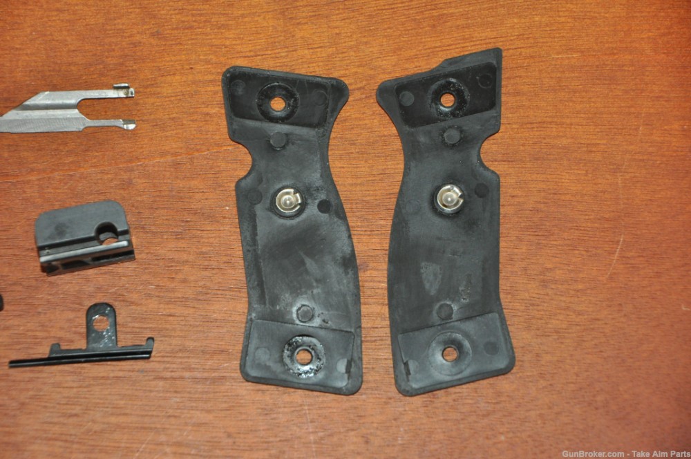 Colt All American Model 2000 9mm Grips Trigger & Parts-img-8