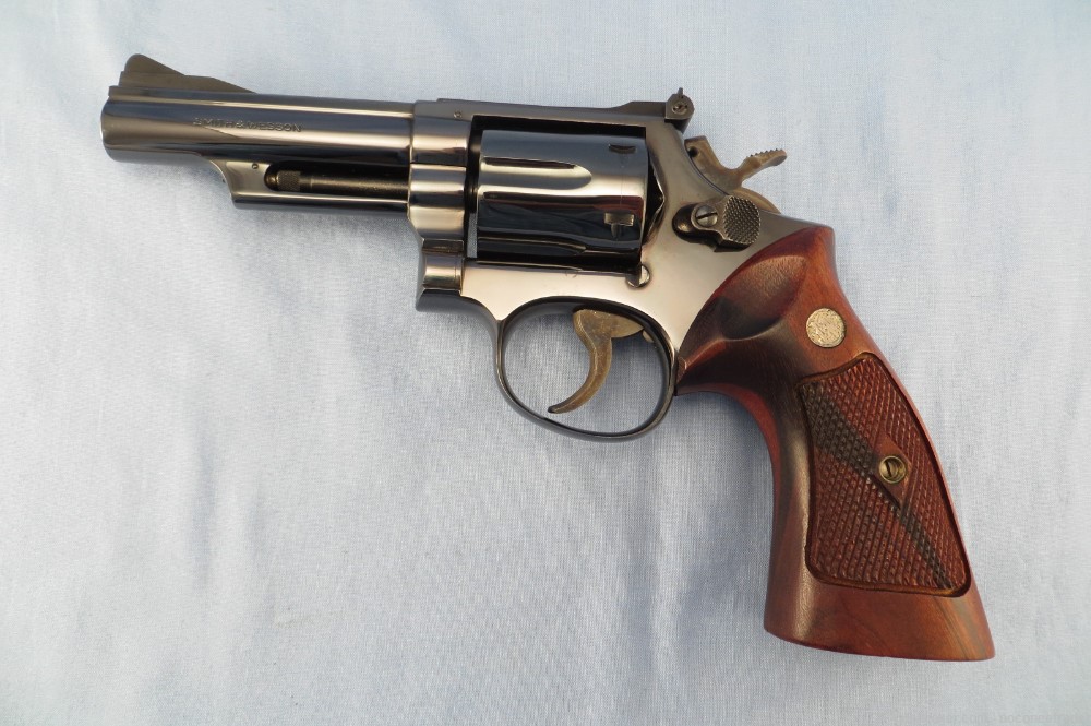 Smith & Wesson 1964 Mod 19-2 357 Combat Magnum w/ Diamond Target G-A Grips-img-1