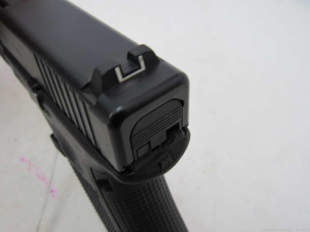  Glock 17 Gen 5 w/Backstraps 9mm $.01 Start No Reserve-img-8