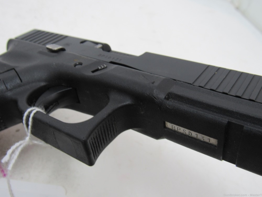  Glock 17 Gen 5 w/Backstraps 9mm $.01 Start No Reserve-img-12