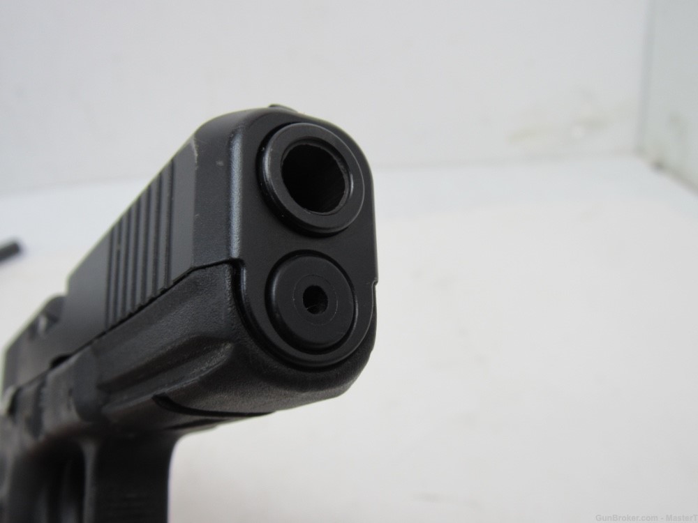  Glock 17 Gen 5 w/Backstraps 9mm $.01 Start No Reserve-img-14
