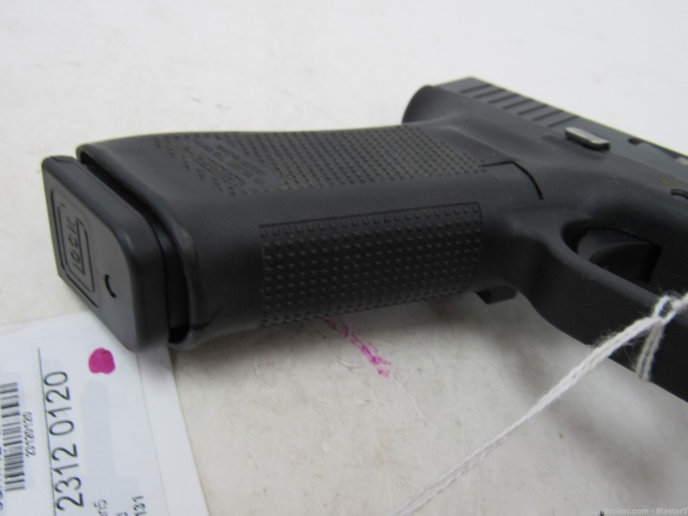  Glock 17 Gen 5 w/Backstraps 9mm $.01 Start No Reserve-img-11