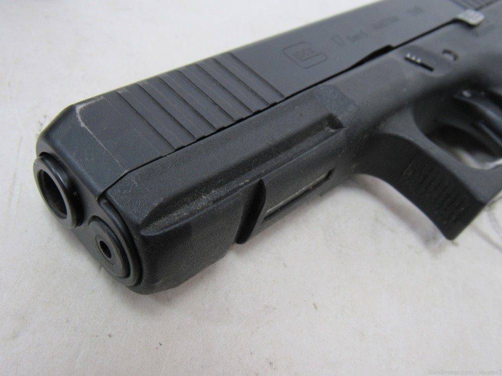  Glock 17 Gen 5 w/Backstraps 9mm $.01 Start No Reserve-img-4