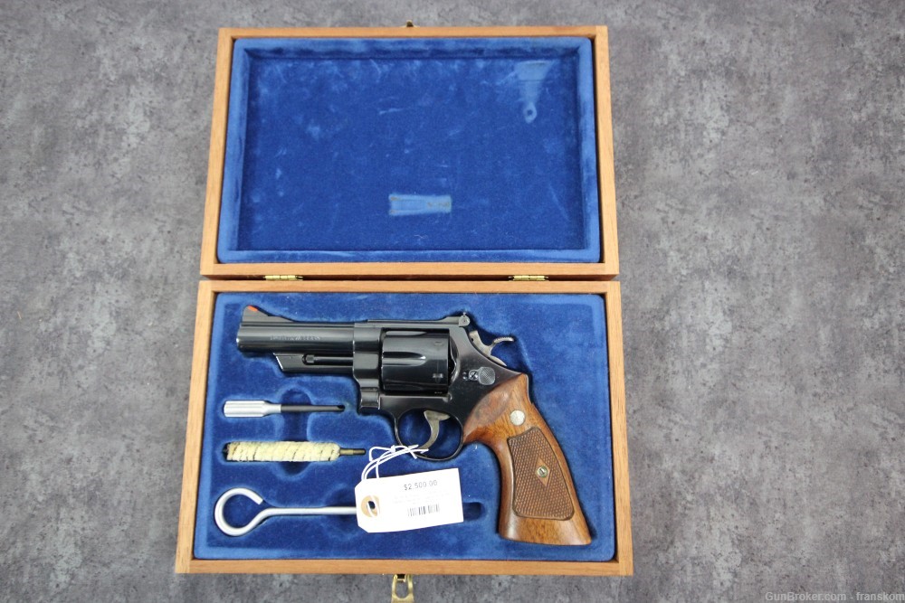 Smith & Wesson Pre-Model 29, 4-Screw in 44 Mag - 4" Barrel & Presentation-img-1