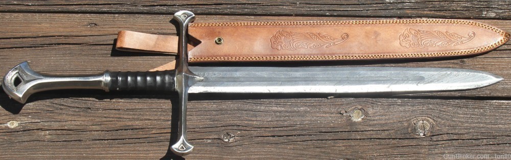 Handmade Custom Forged Damascus Steel SWORD 32 INCH WITH LEATHER-img-0