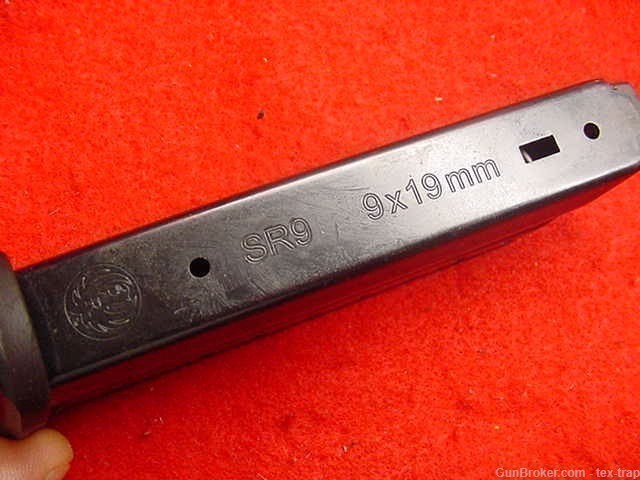 Factory Ruger SR9- 17 rd. 9mm Magazine- P19/17- New !-img-4