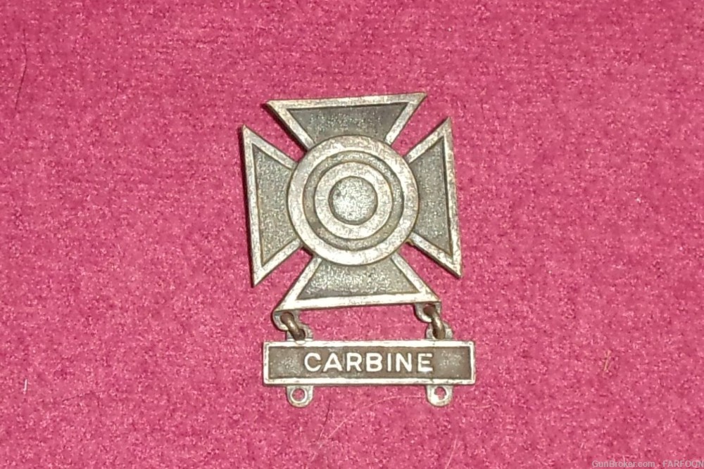 US ARMY WW2 MARKSMAN QUALIFICATION CARBINE PINBACK BADGE/MEDAL (STERLING)-img-0