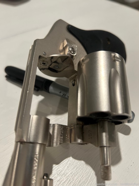 Smith & Wesson Model 442 Airweight Aluminum, J-frame revolver .38 Special-img-2