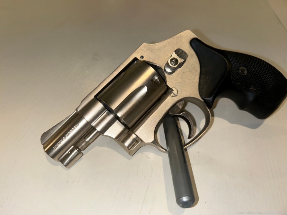 Smith & Wesson Model 442 Airweight Aluminum, J-frame revolver .38 Special-img-4