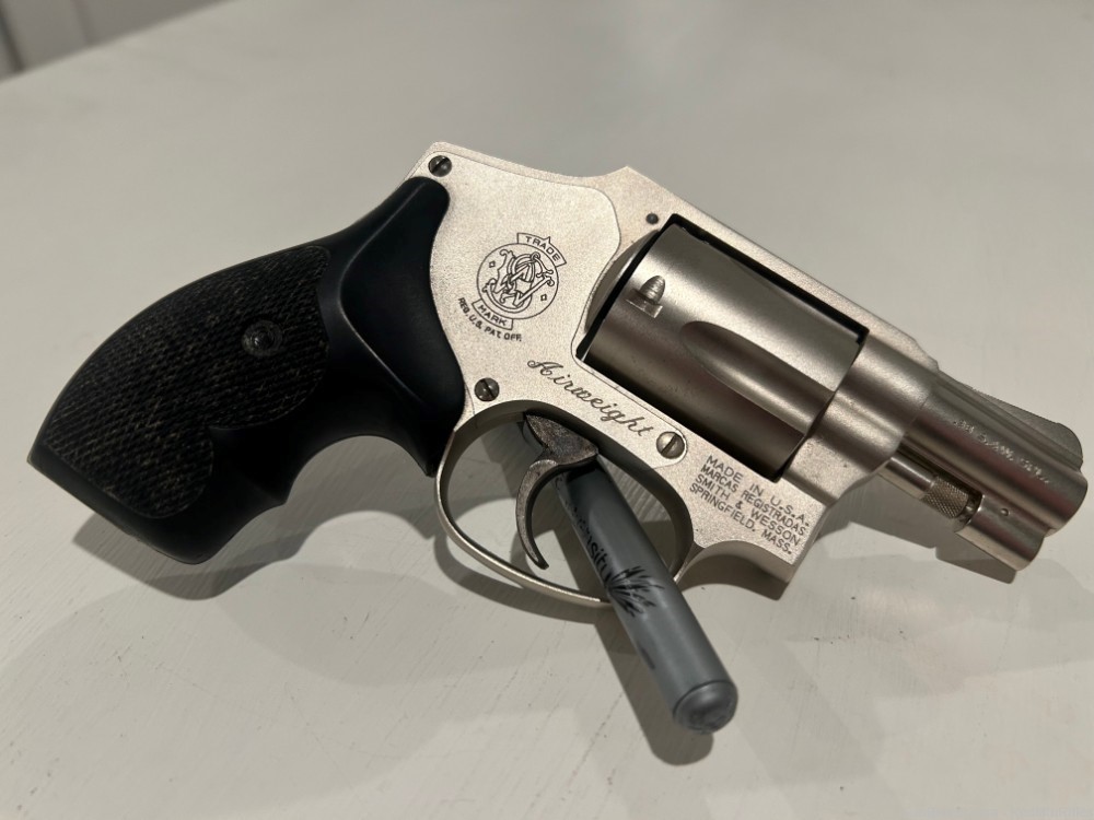 Smith & Wesson Model 442 Airweight Aluminum, J-frame revolver .38 Special-img-0