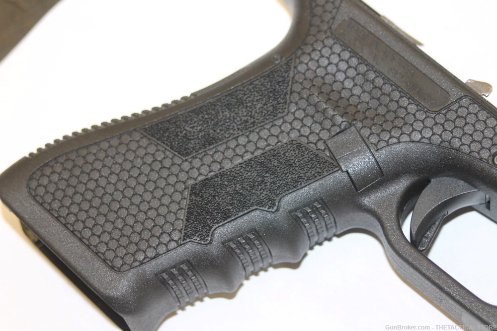 GLOCK 17 GEN 3 9MM 2011 STIPPLED DESIGN WITH LPK-img-2