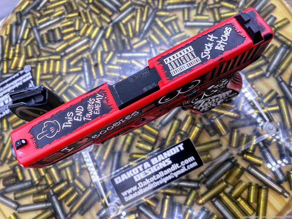  Glock 19 15rd Deadpool V1 Battleworn Engraved and w/ Custom Case-img-13