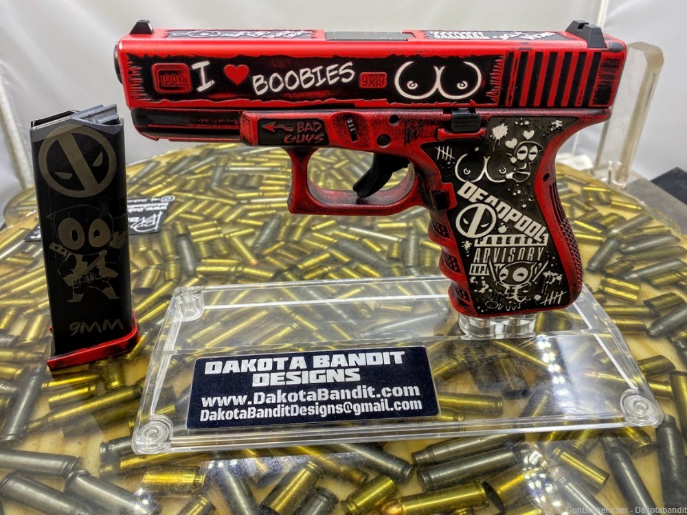  Glock 19 15rd Deadpool V1 Battleworn Engraved and w/ Custom Case-img-1