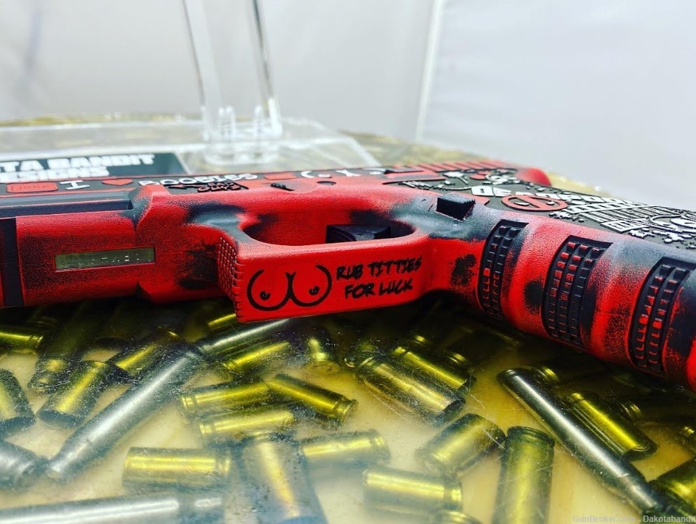  Glock 19 15rd Deadpool V1 Battleworn Engraved and w/ Custom Case-img-6