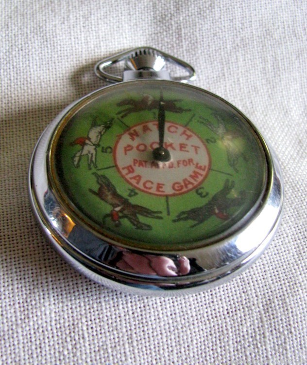 VINTAGE POCKET WATCH SIZE HORSE RACE RACING MECHANICAL GAMBLING DEVICE  -img-4