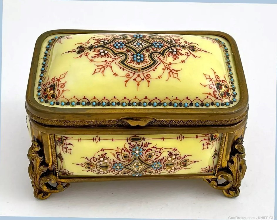 MINT ANTIQUE PALAIS ROYAL SMALL OBJECT D' ART JEWEL BOXPARIS / CIRCA 187O-img-1