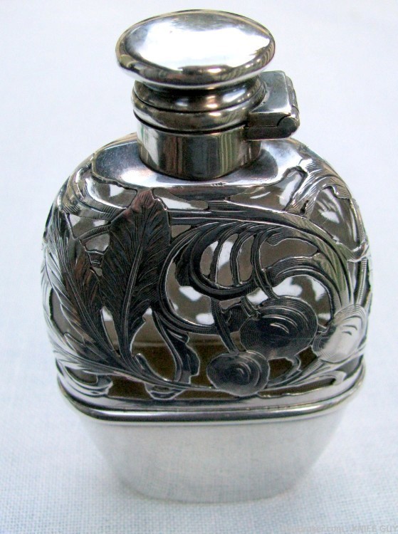 FINE STERLING FILIGREED ENGRAVED POCKET CHERRY BRANDY / WHISKEY FLASK 1890s-img-10