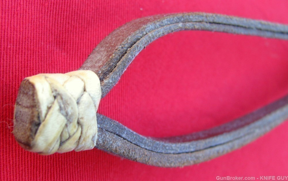 FINE FANCY ANTIQUE HAND BRAIDED 2 COLOR RAWHIDE FOLK ART QUIRT-img-3