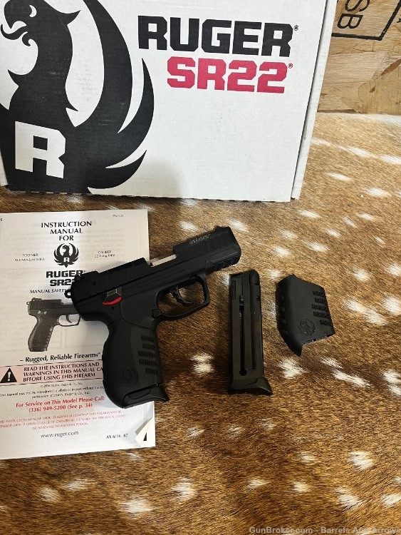 Ruger SR-22 .22 LR excellent condition with 2 mags -img-3