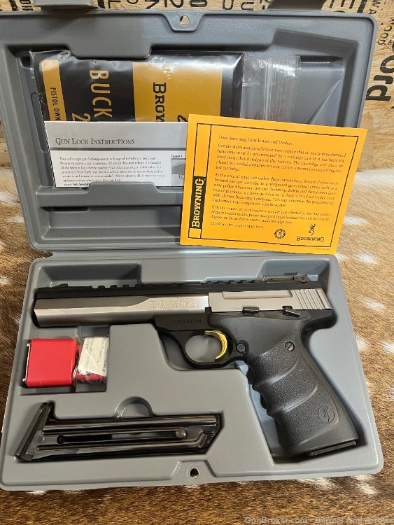 Browning Buckmark Pro .22 LR pistol excellent used with box -img-2