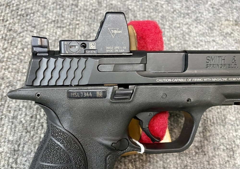 Smith & Wesson M&P 9 Pro Series Core with Trijicon sight used -img-9