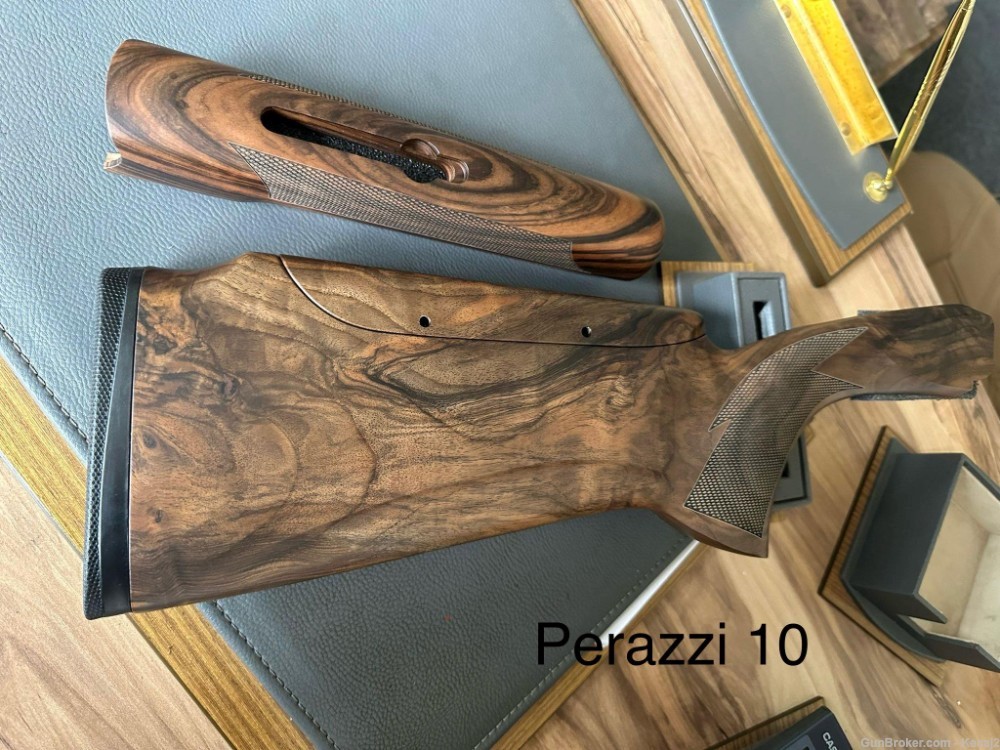 Perazzi MX8 or MX2000 Turkish Walnut stock and matching forend-img-0