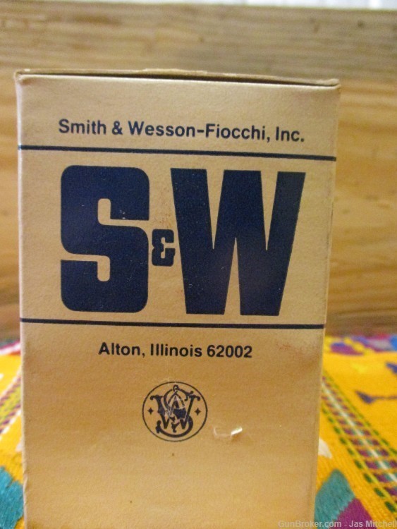 Very scarce S&W Shotgun Shells! 25 rounds in the original box!-img-3