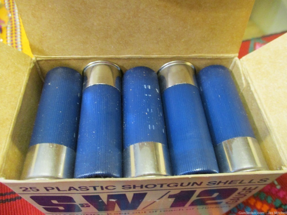 Very scarce S&W Shotgun Shells! 25 rounds in the original box!-img-2