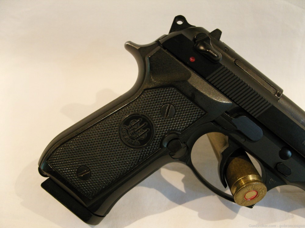 Beretta 96  (.40 S&W)-img-3