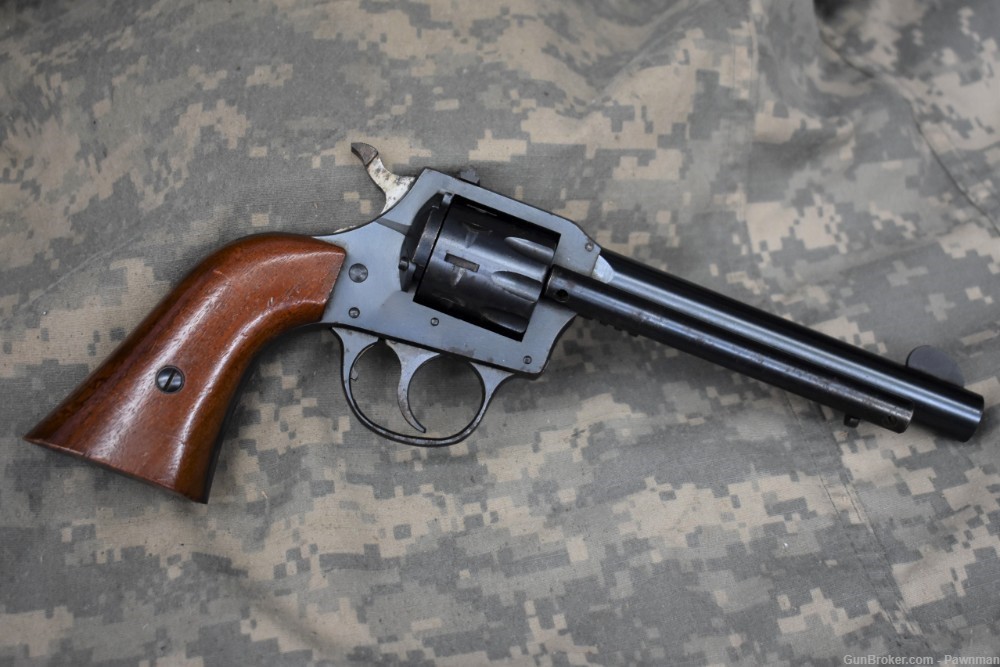 H&R 949 in 22LR 9-shot  made 1968-img-0