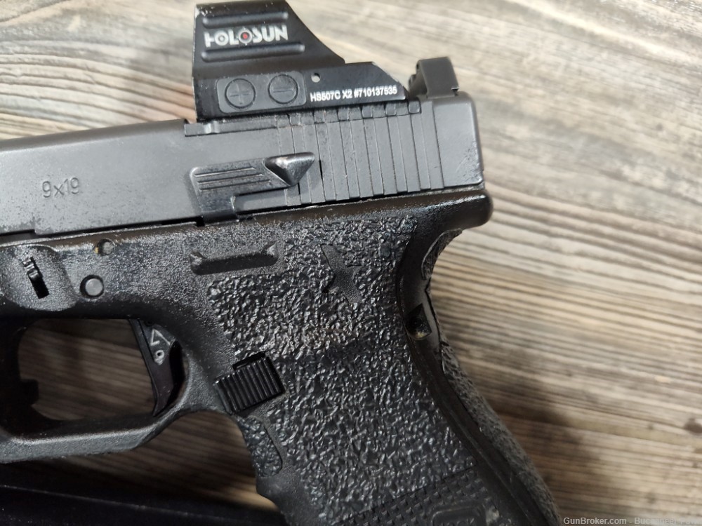 Glock 19 Gen 4 MOS w/ Holosun Red Dot, TLR-1 Streamlight, One Mag & Case!-img-9