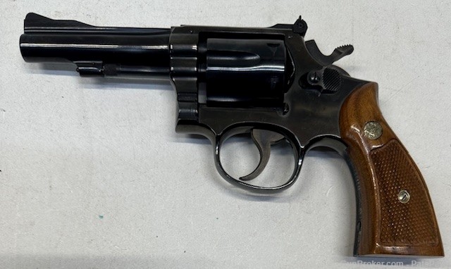 Smith & Wesson 18-3 22lr Revolver Consignment-img-3