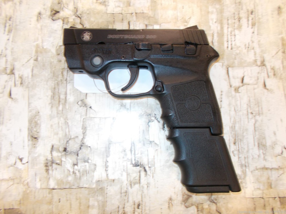 SMITH & WESSON BODYGUARD 380 W/ LASER CHEAP-img-0
