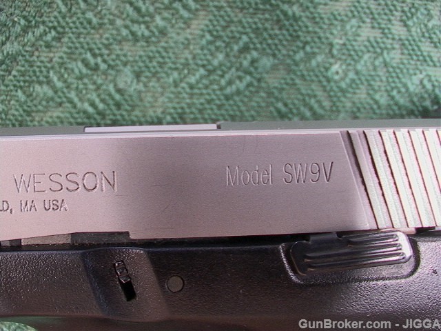 Used Smith and Wesson SW9V  9MM-img-5
