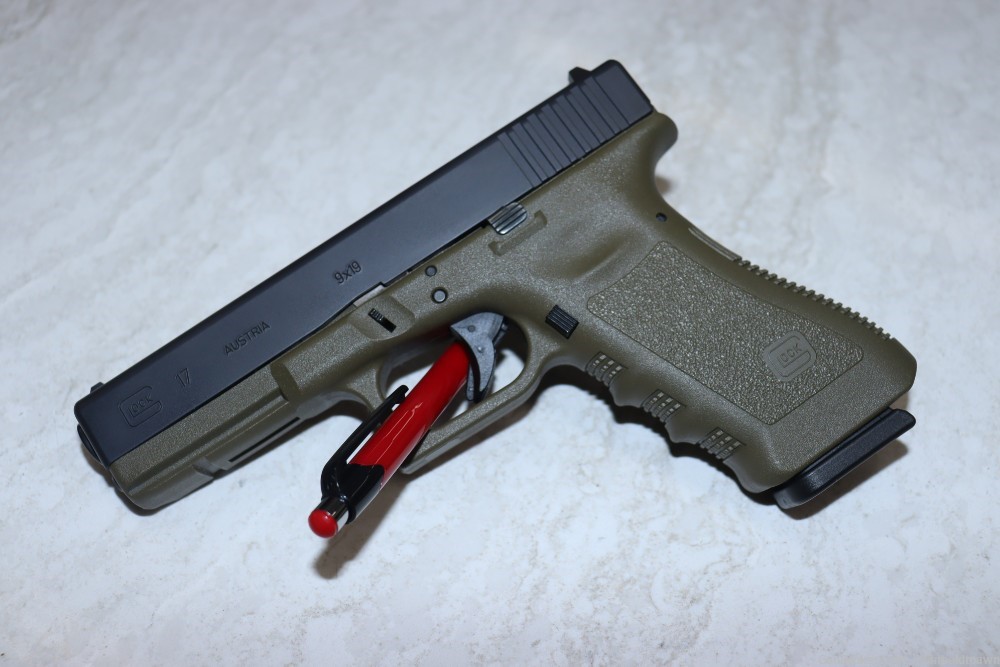 Glock 17 9mm Two-Tone-img-0