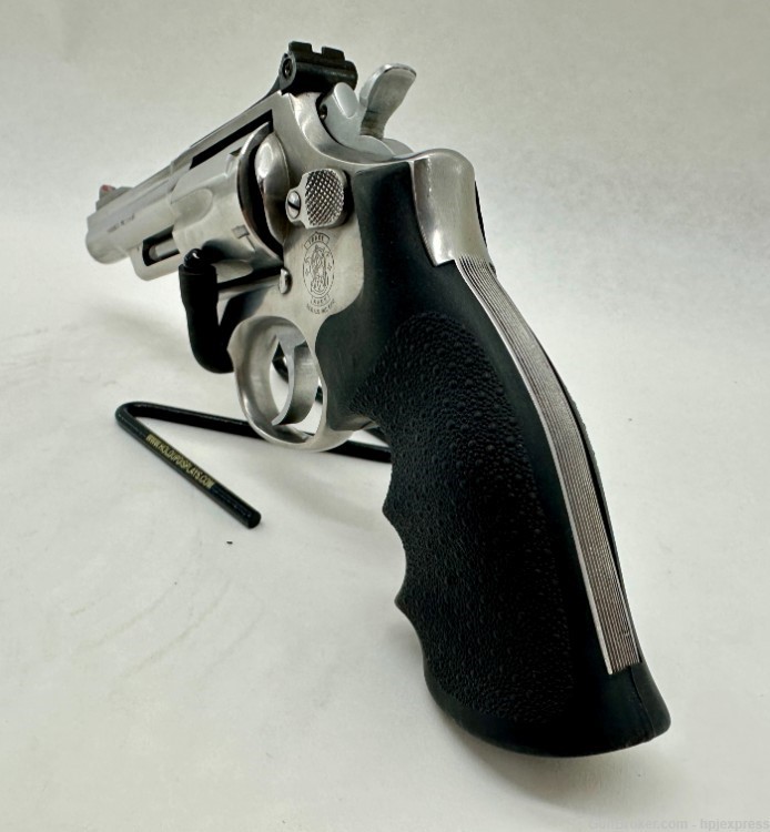 Smith & Wesson 66-2 .357 Magnum Six-Shot 4" Revolver-img-6