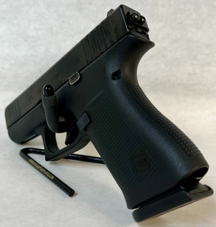 Glock 43X 9mm Semi-Auto Pistol w/Case and 2 Mags-img-6