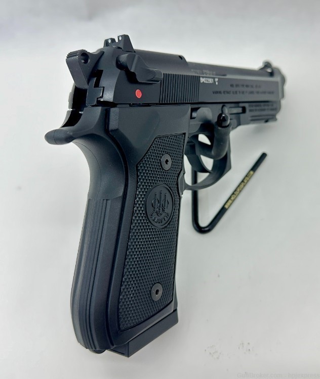 Beretta 92FS M9A1 .22 LR Semi-Auto Pistol w/ 2 Mags-img-5