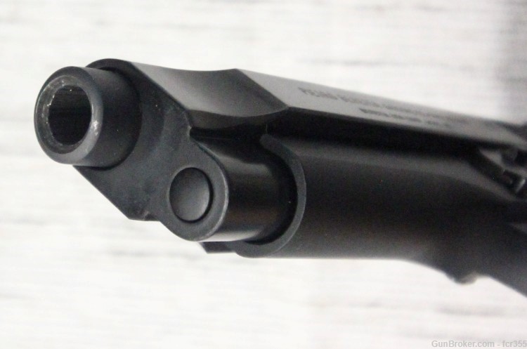 Beretta 92 92FS FS Hogue Grips 9mm 4.9" 30rd 15rd Factory Mags + Case-img-11