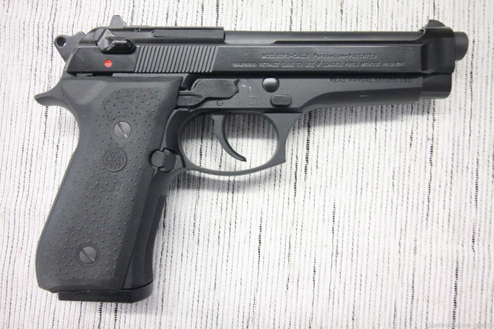 Beretta 92 92FS FS Hogue Grips 9mm 4.9" 30rd 15rd Factory Mags + Case-img-2