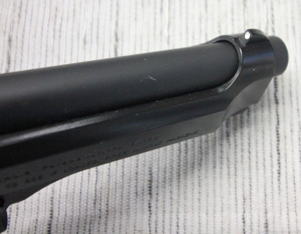 Beretta 92 92FS FS Hogue Grips 9mm 4.9" 30rd 15rd Factory Mags + Case-img-10