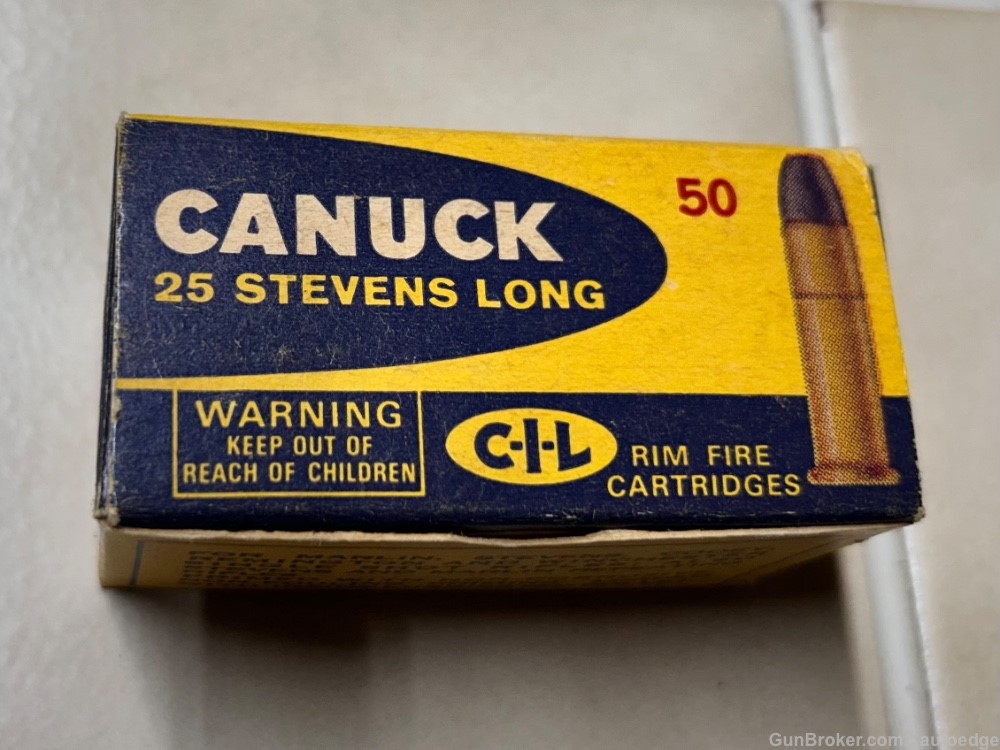 Excellent Vintage Canuck C-I-L .25 Stevens Long 65 gr. Rimfire Ammo -img-0
