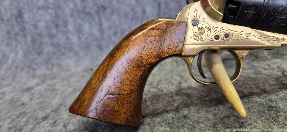 FIE Remington 1858 Army .36 cal Revolver, Powder Flask, Mold | w WOOD CASE-img-13