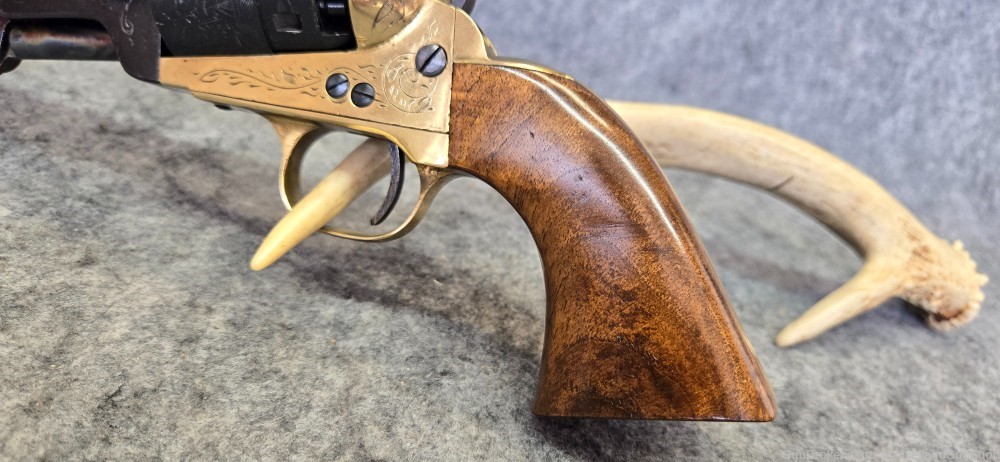 FIE Remington 1858 Army .36 cal Revolver, Powder Flask, Mold | w WOOD CASE-img-4