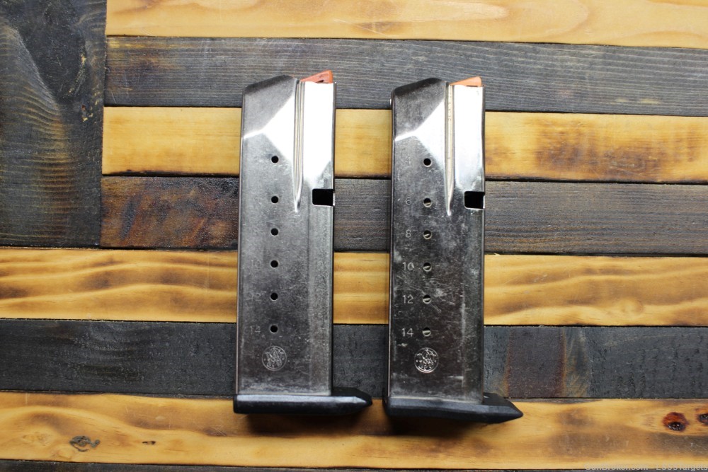 2 Smith & Wesson SD40 40 S&W 14rd Magazines -img-0