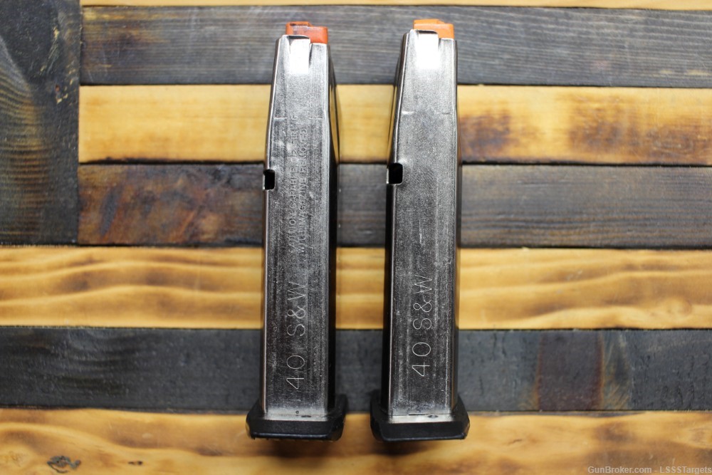 2 Smith & Wesson SD40 40 S&W 14rd Magazines -img-3